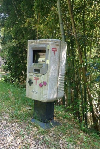 Gameboy Mailbox in Japan.jpg