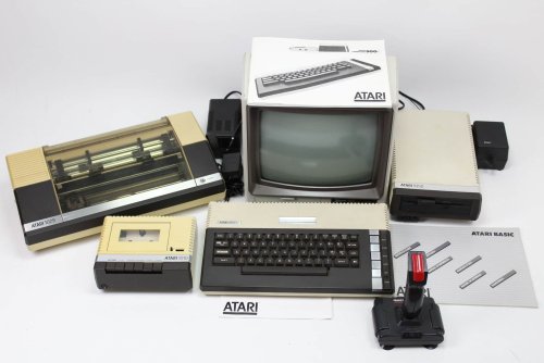 Atari 800XL (2).jpg